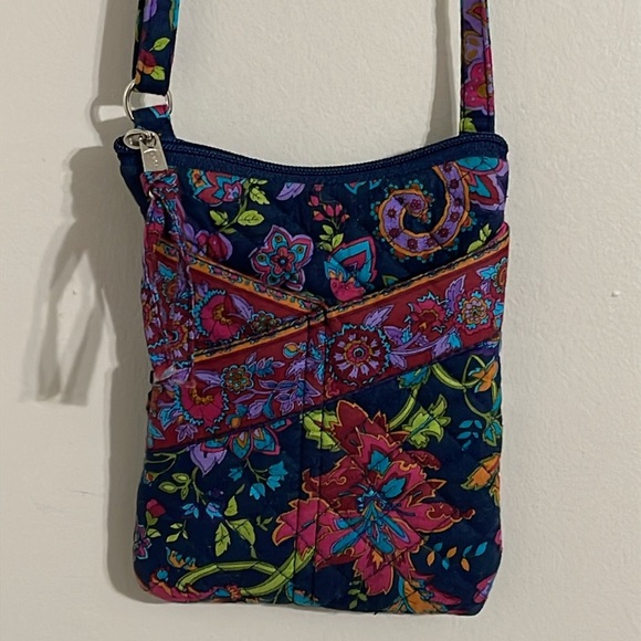 Stephanie Dawn Floral Pattern Crossbody Bag Purse - Picture 1 of 7
